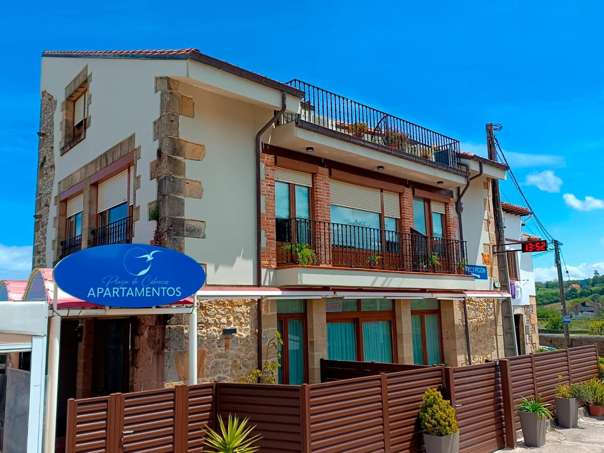 Apartamentos Playa De Cóbreces المظهر الخارجي الصورة